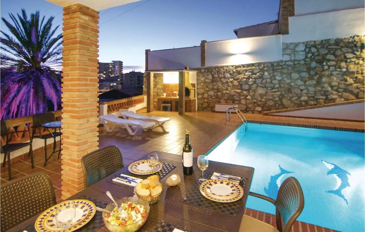 Nice Apartment In Fuengirola, Malaga With Kitchen