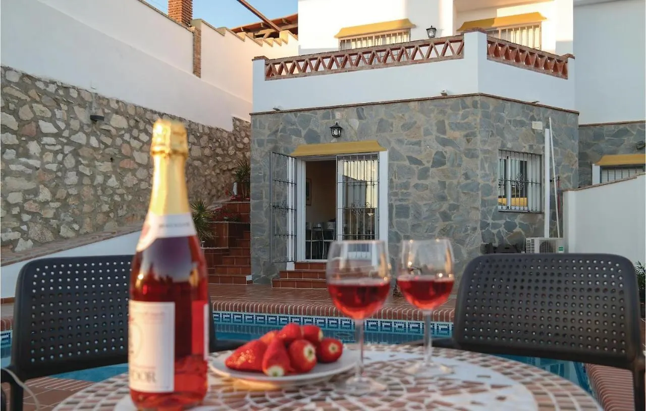 Nice Apartment In Fuengirola, Malaga With Kitchen