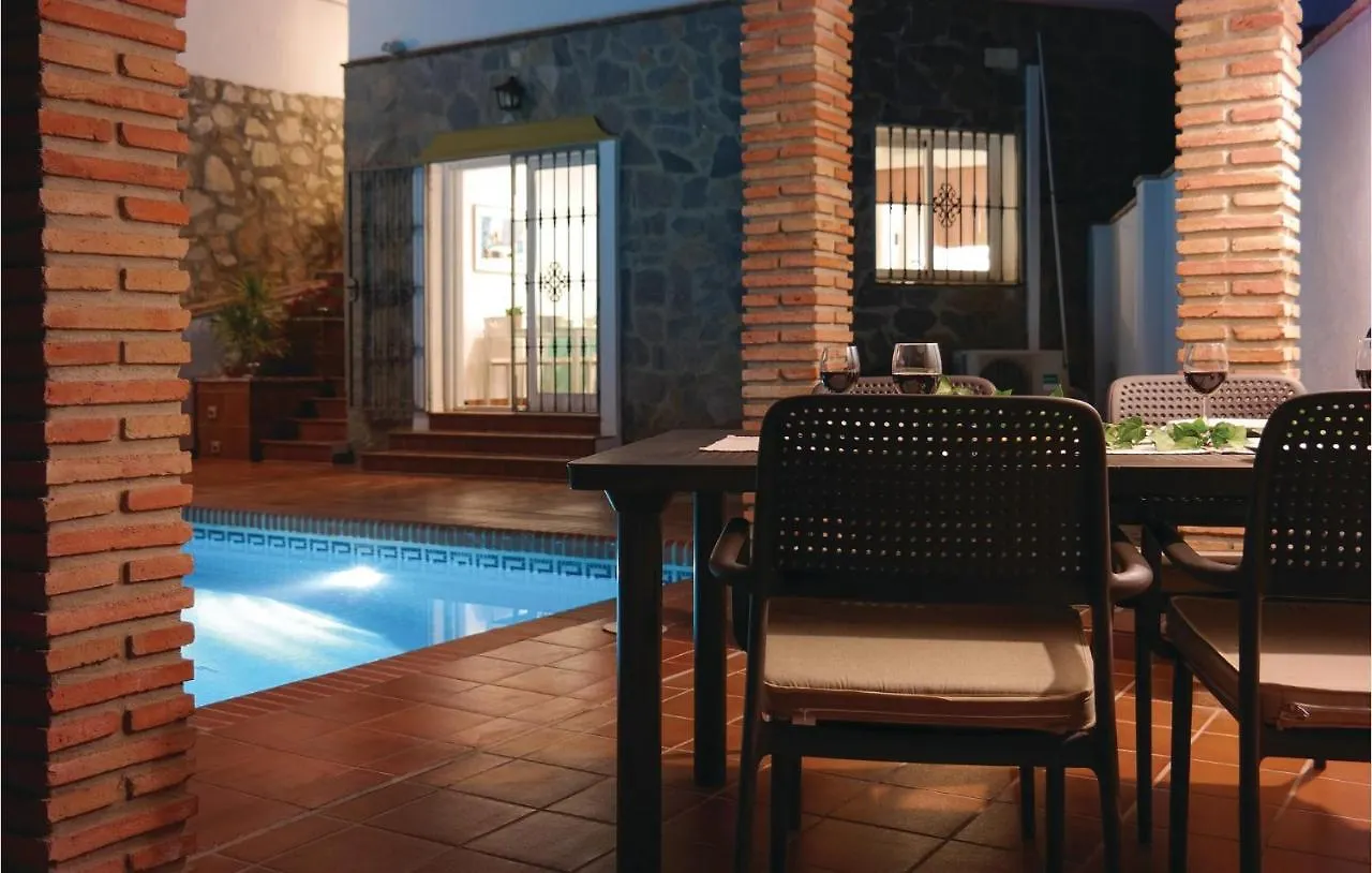 Nice Apartment In Fuengirola, Malaga With Kitchen