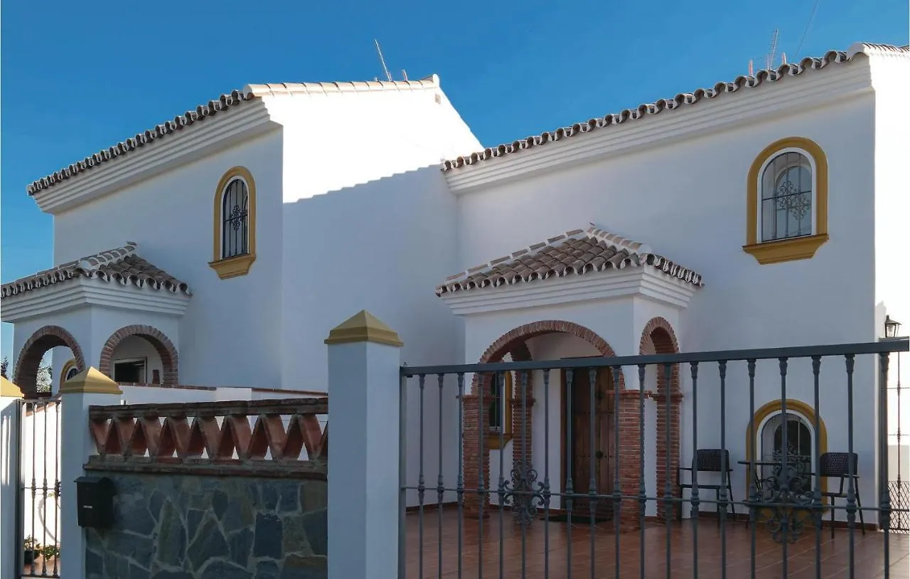 Nice Apartment In Fuengirola, Malaga With Kitchen  Fuengirola